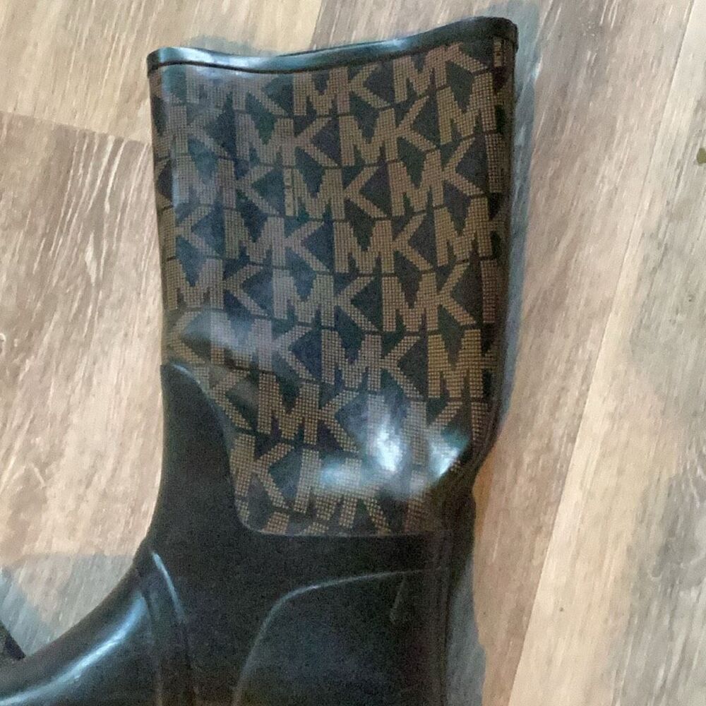 Michael Kors Rain Boots Womens Size 9 Signature MK Logo Brown Waterproof - Picture 10 of 13